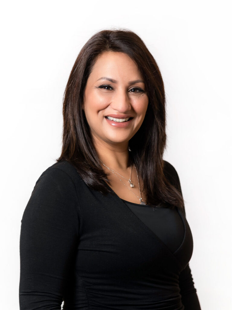 Meena Cruz headshot
